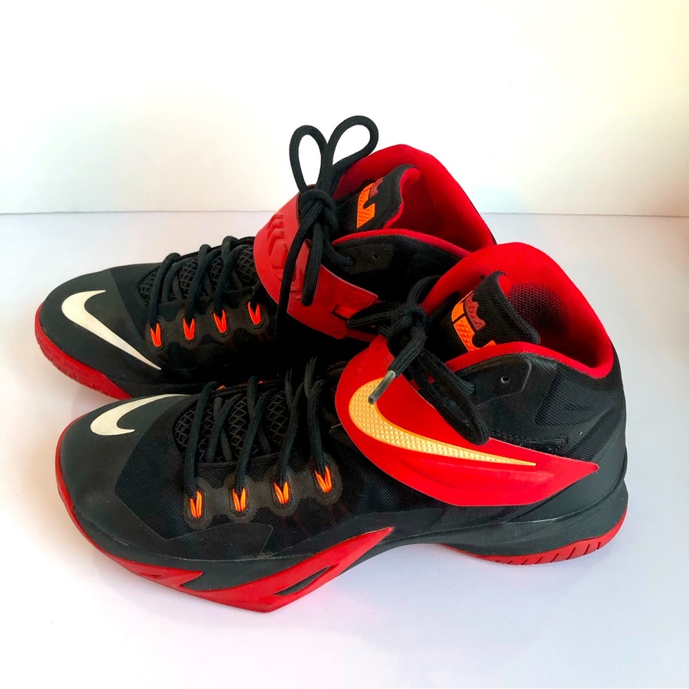 LeBron Nike Zoom Soldier 8 Basketball Shoes Sneakers Size 13 Black And Red
